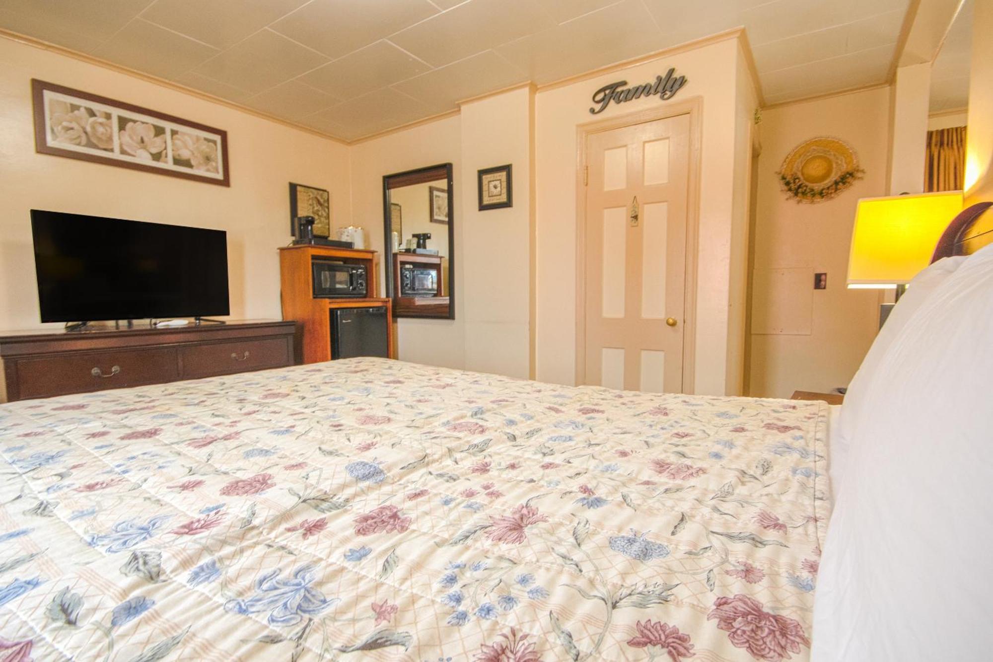 Sunflower Motel Hiawatha By Oyo ภายนอก รูปภาพ