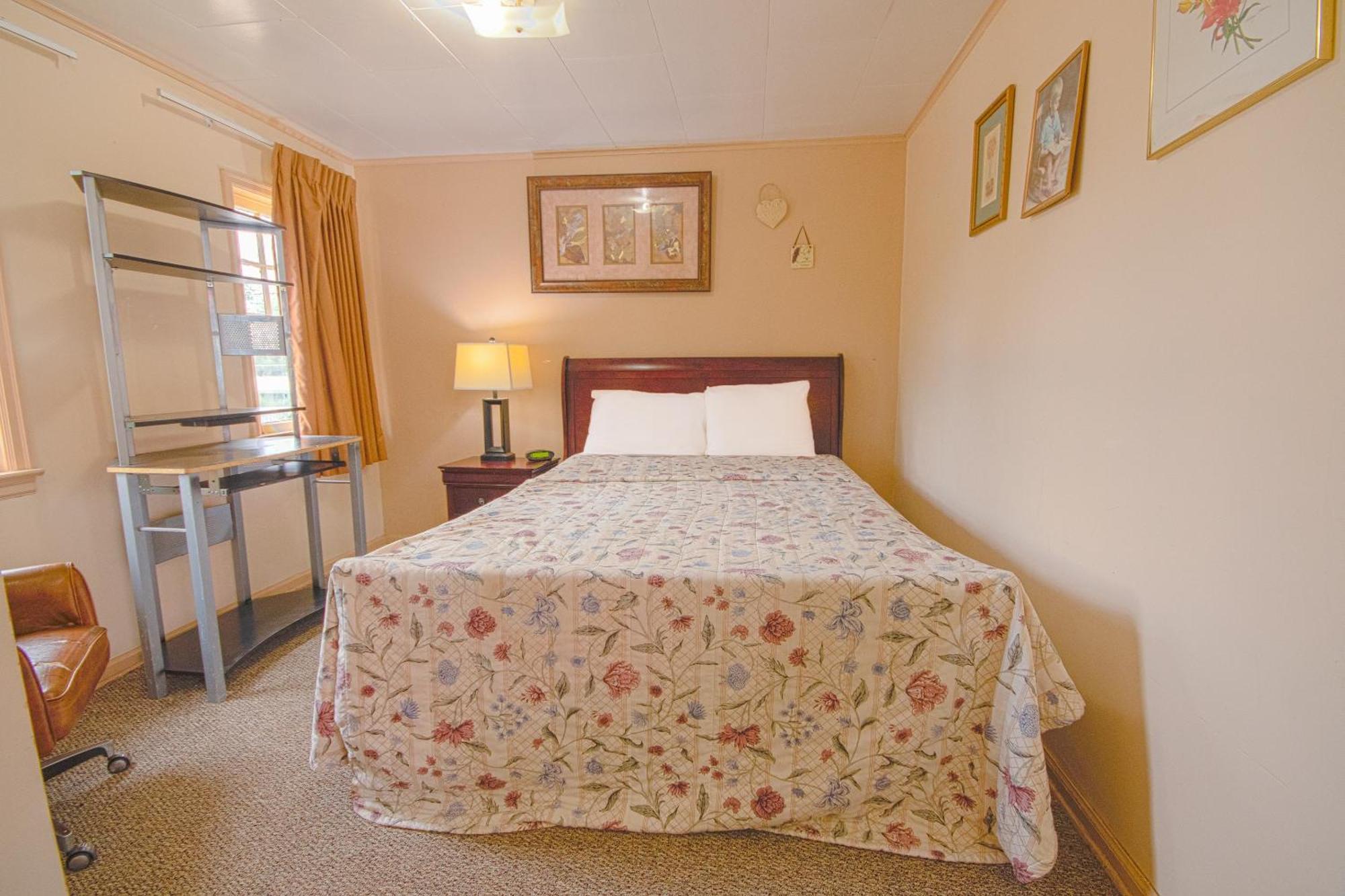 Sunflower Motel Hiawatha By Oyo ภายนอก รูปภาพ