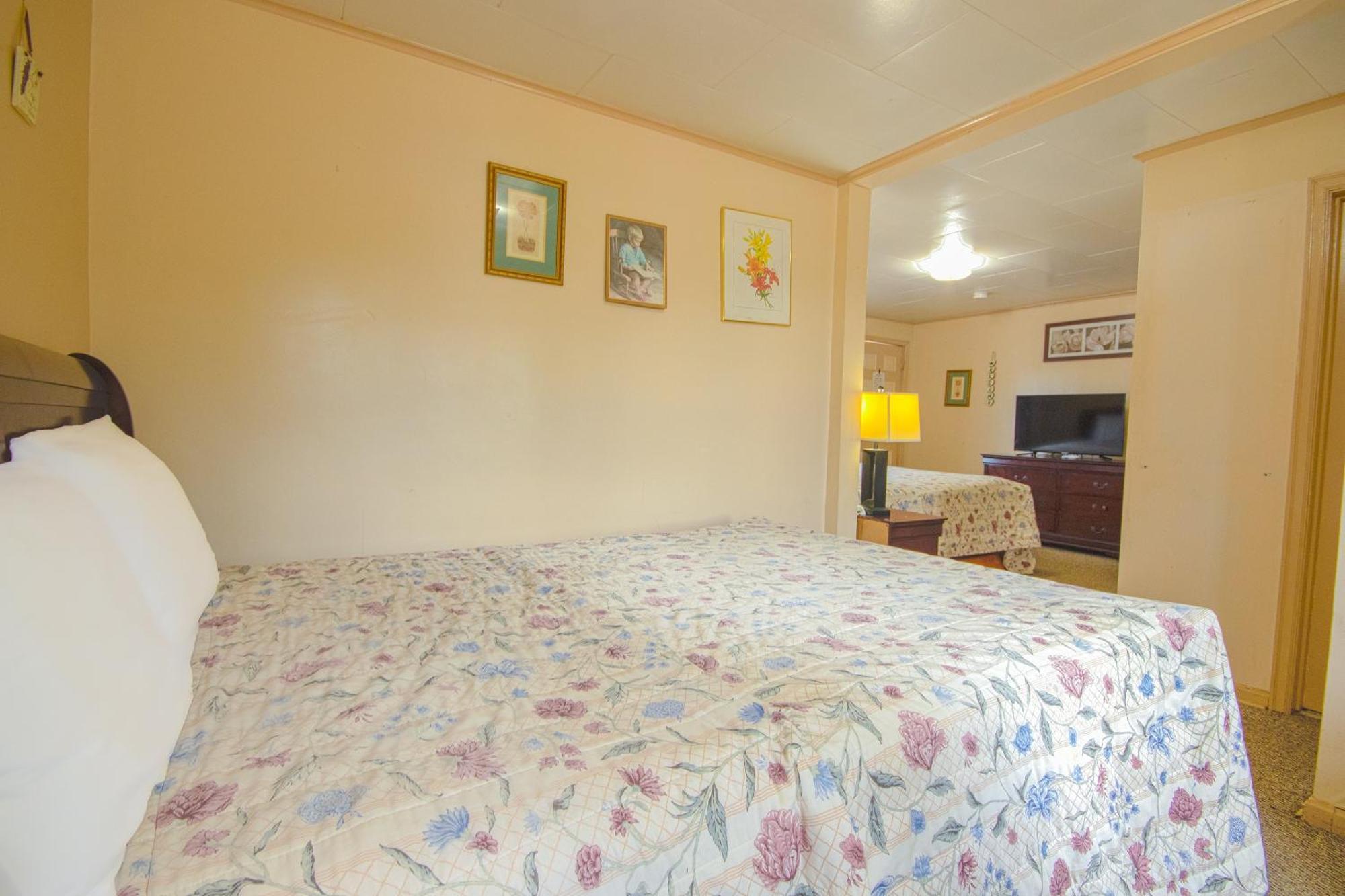 Sunflower Motel Hiawatha By Oyo ภายนอก รูปภาพ
