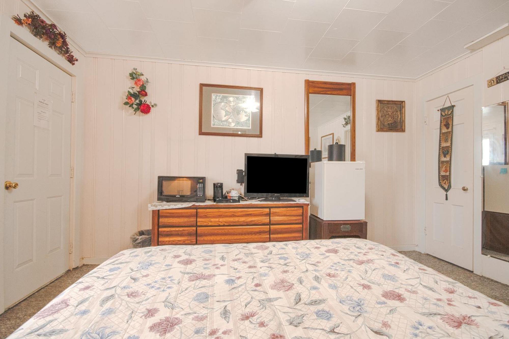 Sunflower Motel Hiawatha By Oyo ภายนอก รูปภาพ