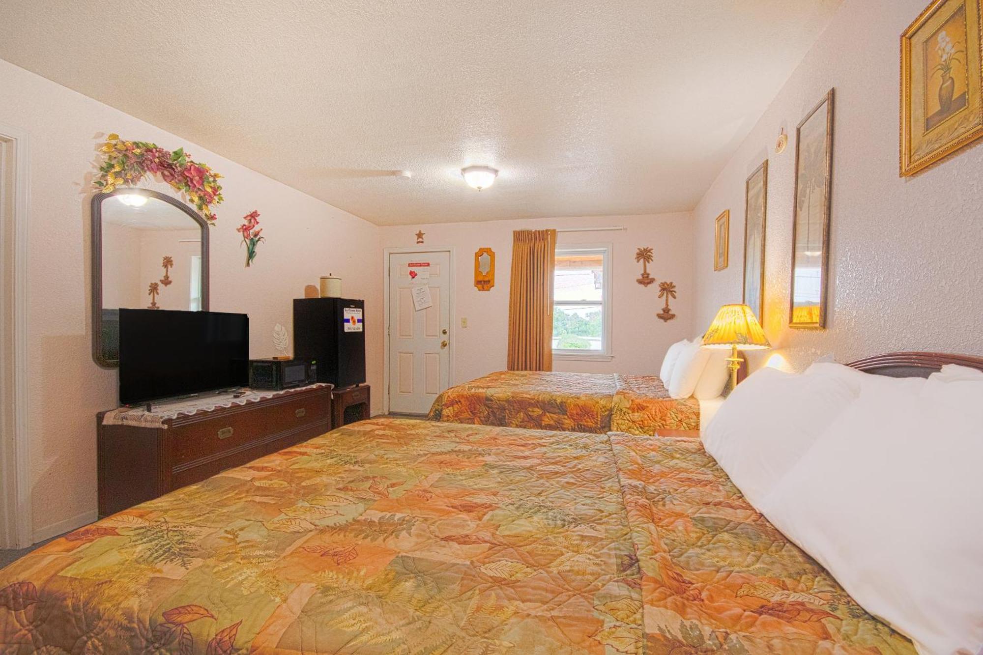 Sunflower Motel Hiawatha By Oyo ภายนอก รูปภาพ