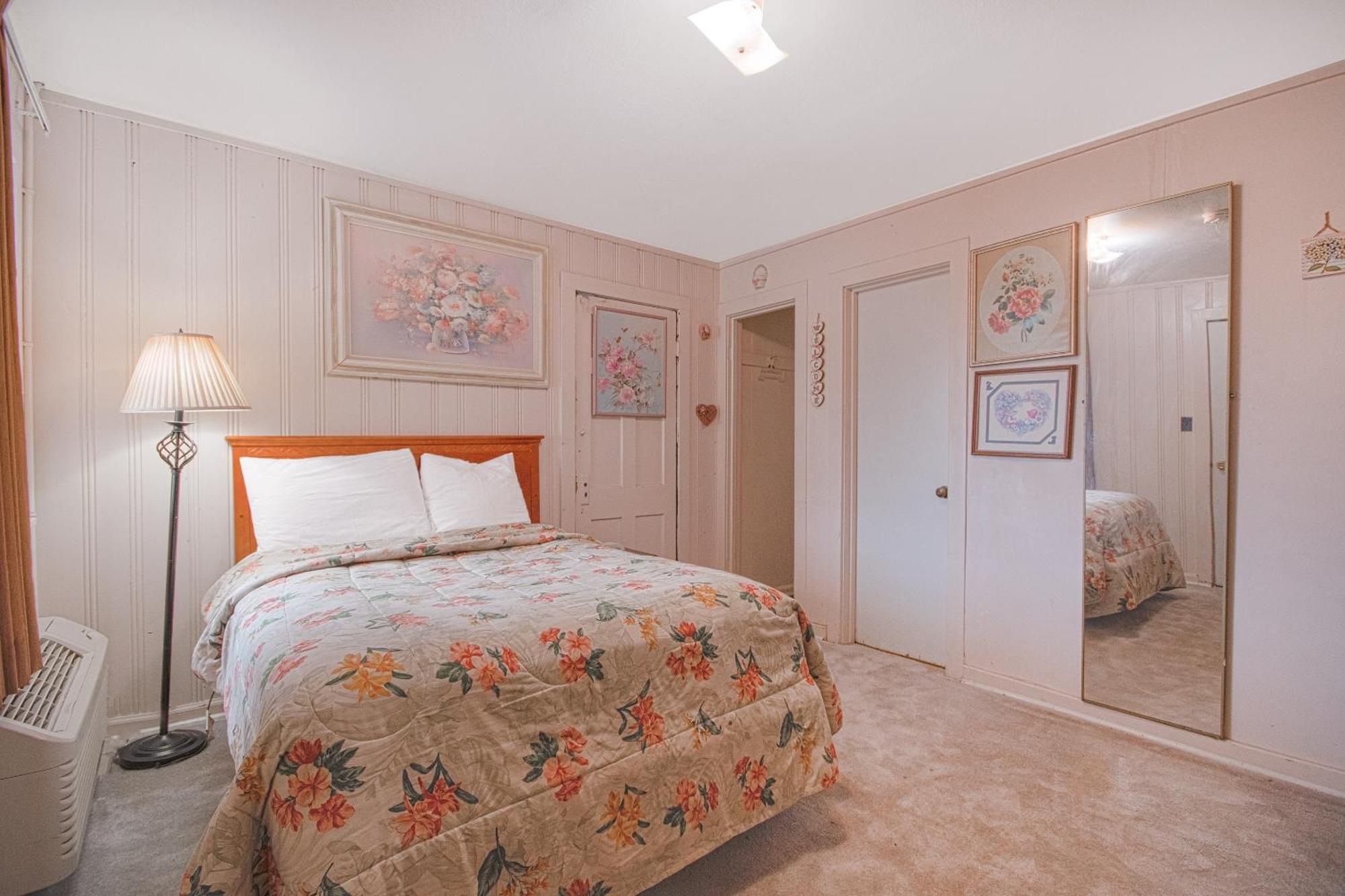 Sunflower Motel Hiawatha By Oyo ภายนอก รูปภาพ